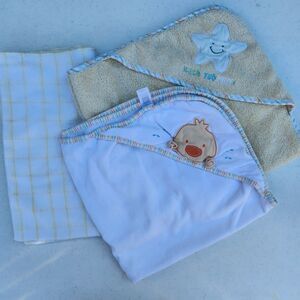 **3/$15 - Yellow Infant Hooded Towels and Swaddle Blanket Set